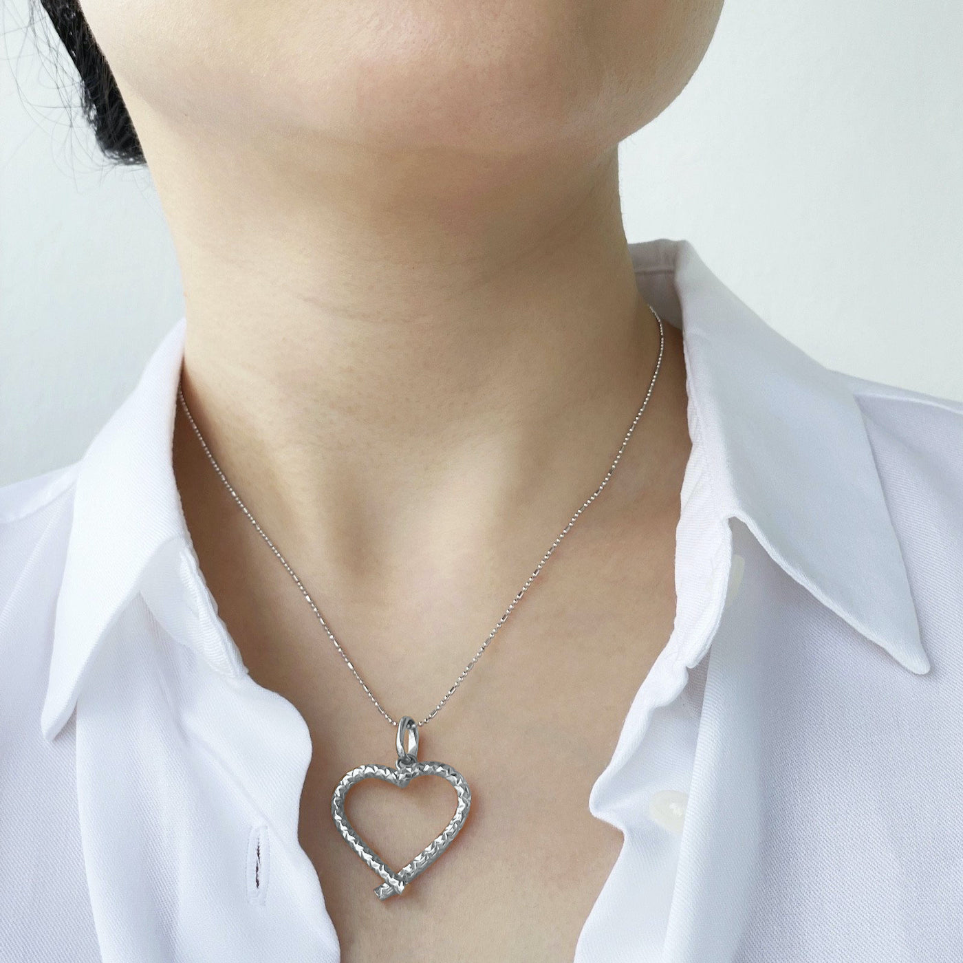18K/750 Gold Love Pendant
