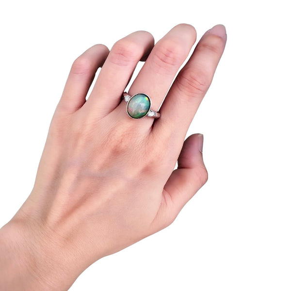 18K/750 White Gold Opal Diamond Ring