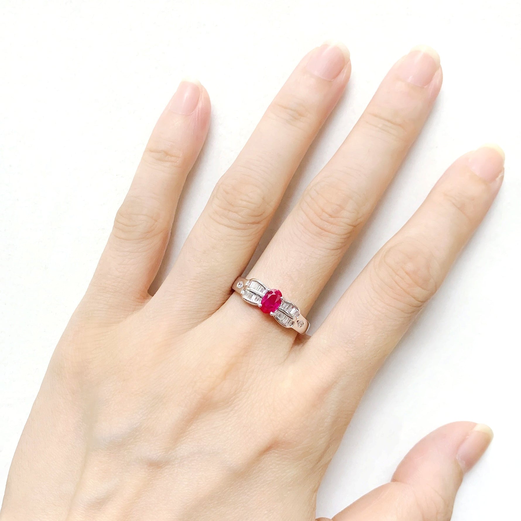 18K/ 750 White Gold Ruby Tapered Diamond Ring