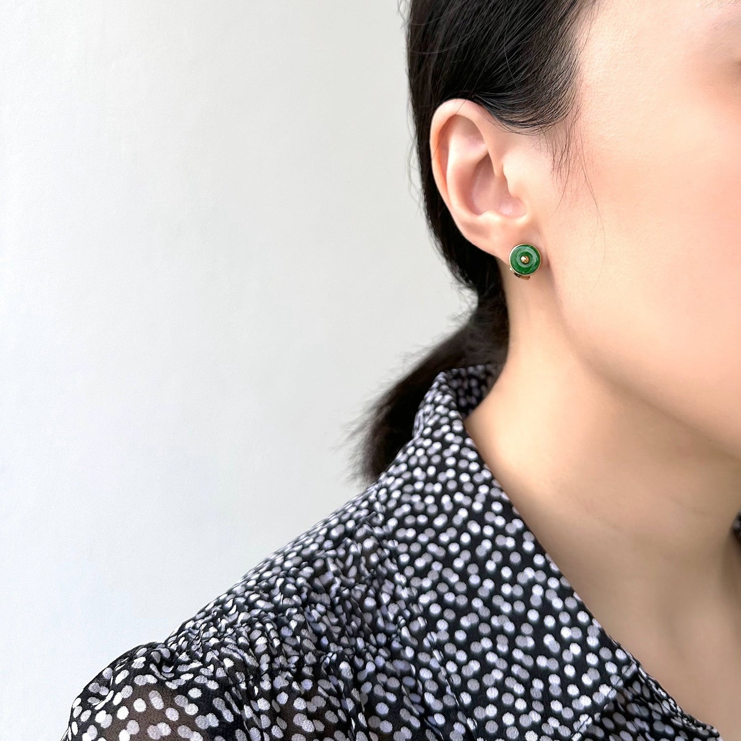[Clearance] 9K/375 Yellow Gold Round Jade Earrings