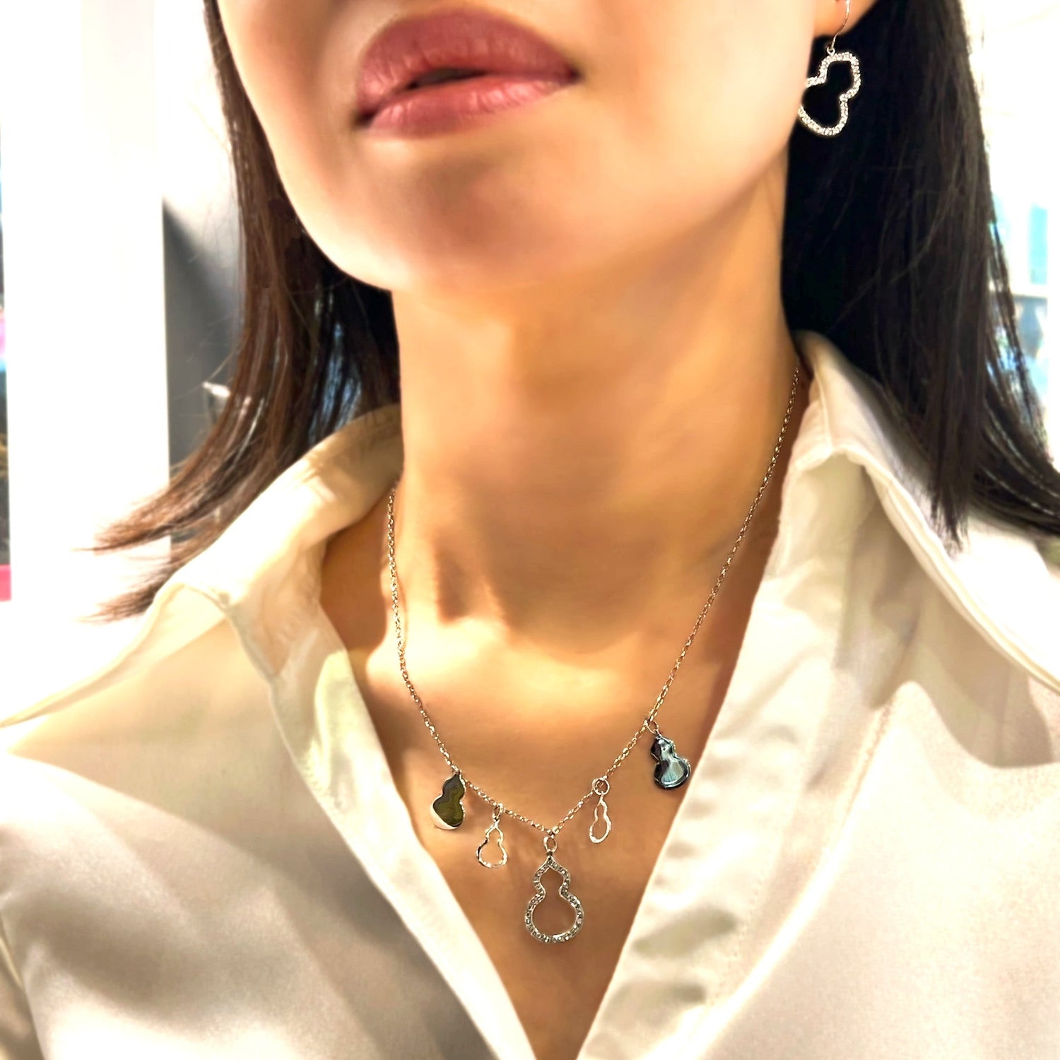 18K/750 White Gold Gourd Diamond Necklace